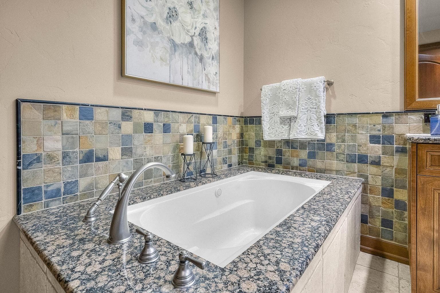 Photo of 363 SW Bluff Drive 21 of 41