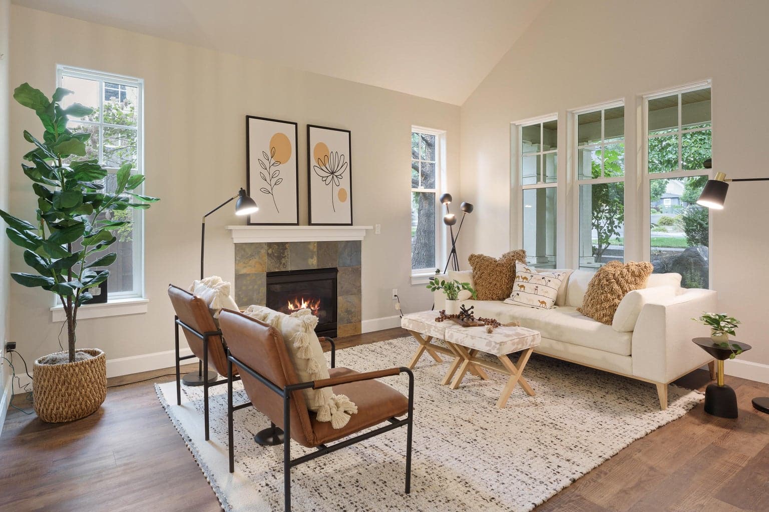 Photo of 1553 NW Lewis Street 11 of 45