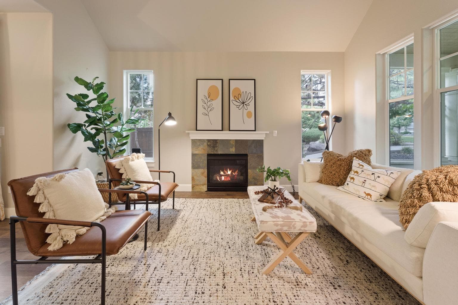 Photo of 1553 NW Lewis Street 12 of 45