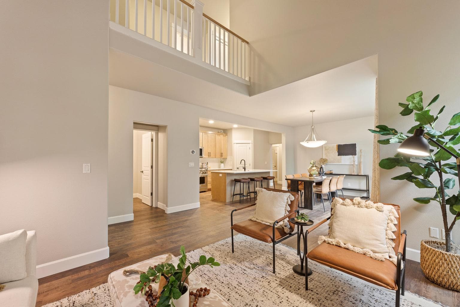 Photo of 1553 NW Lewis Street 13 of 45