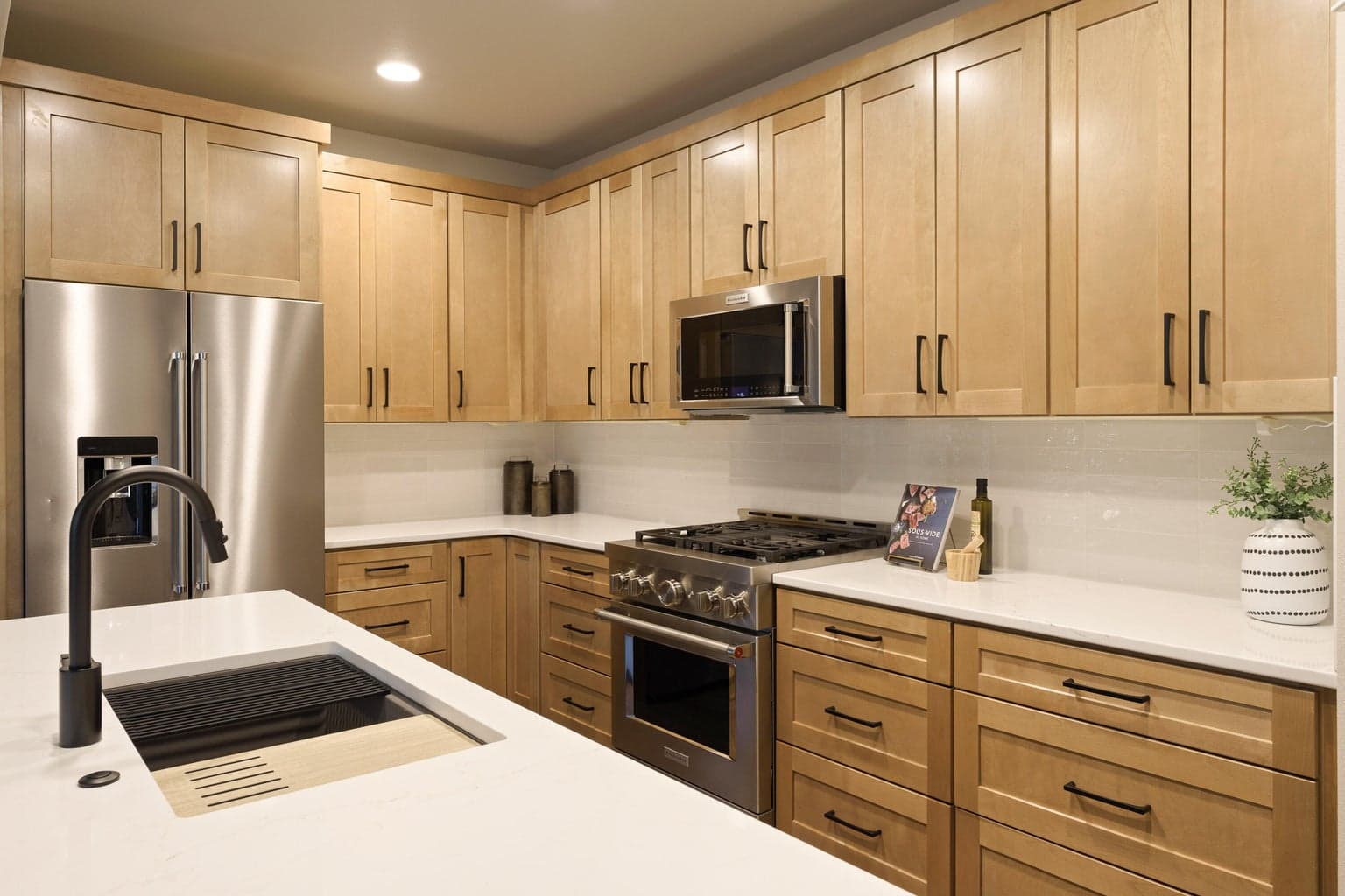 Photo of 1553 NW Lewis Street 18 of 45