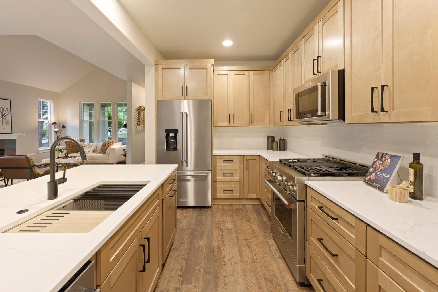 Photo of 1553 NW Lewis Street 19 of 45
