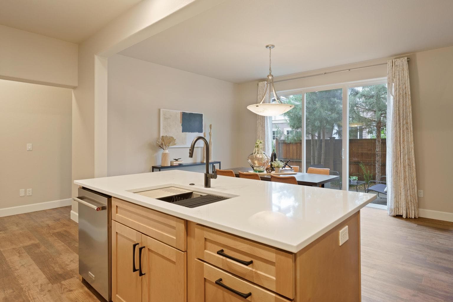 Photo of 1553 NW Lewis Street 20 of 45