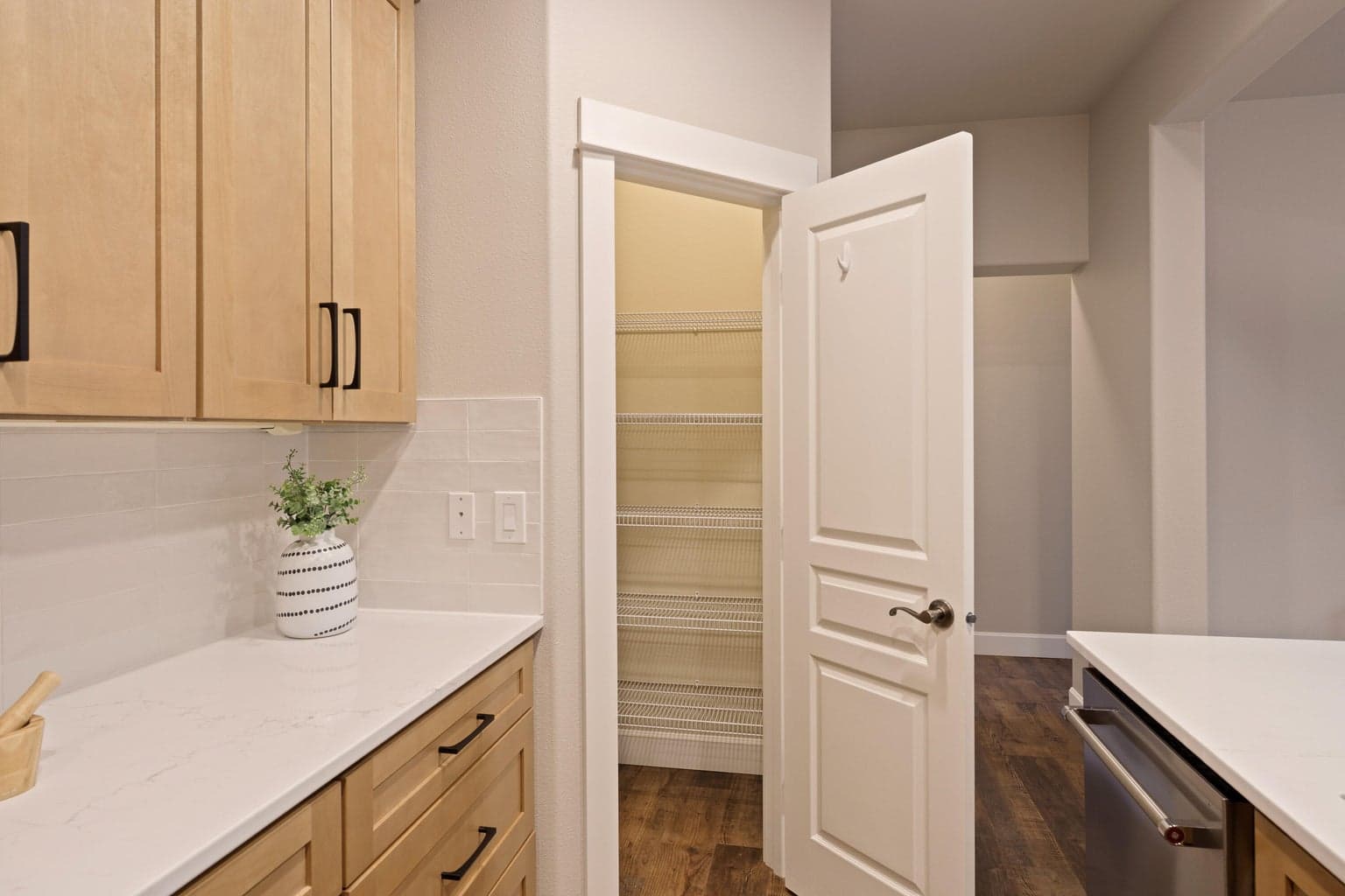 Photo of 1553 NW Lewis Street 22 of 45