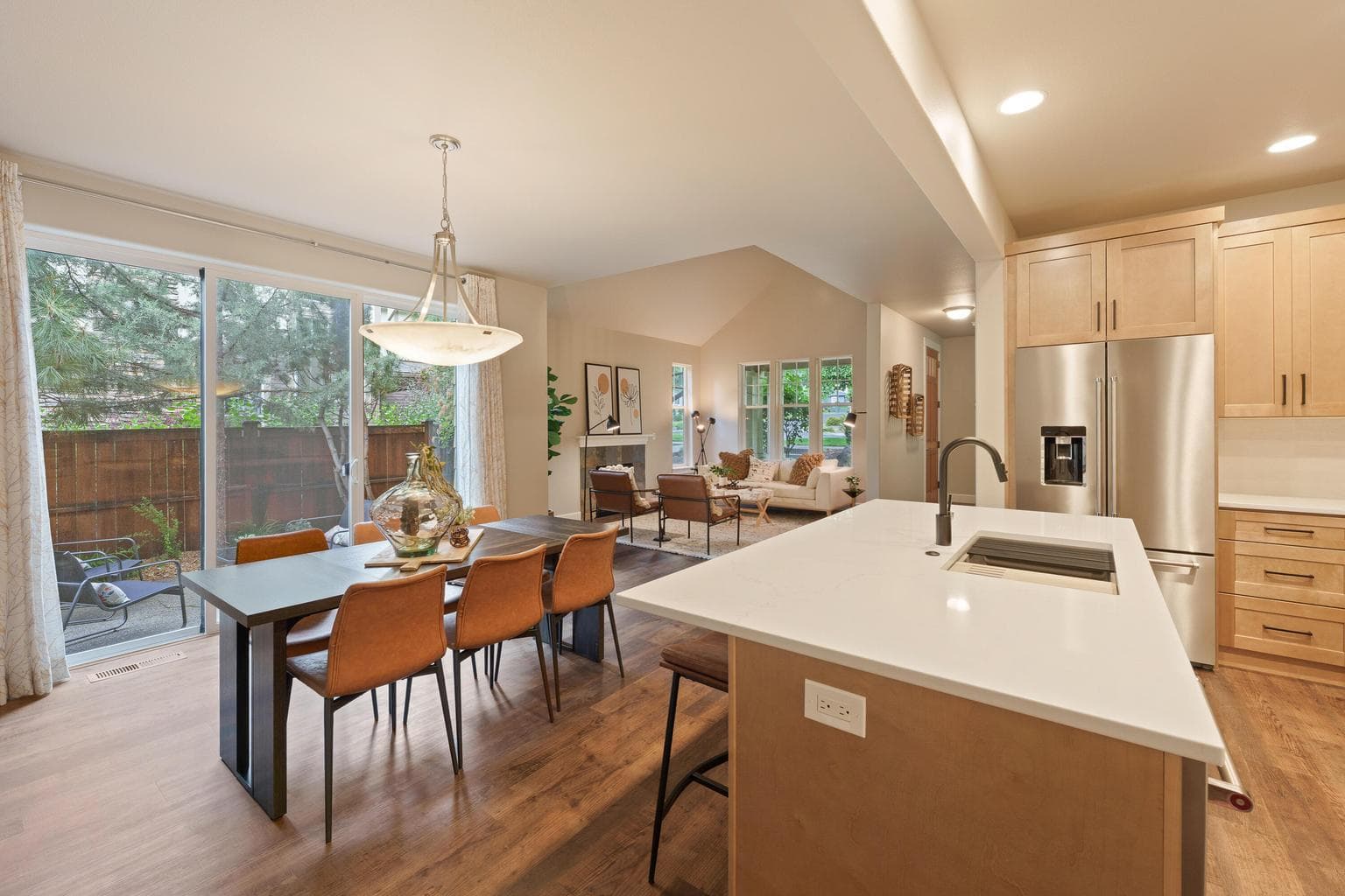 Photo of 1553 NW Lewis Street 21 of 45