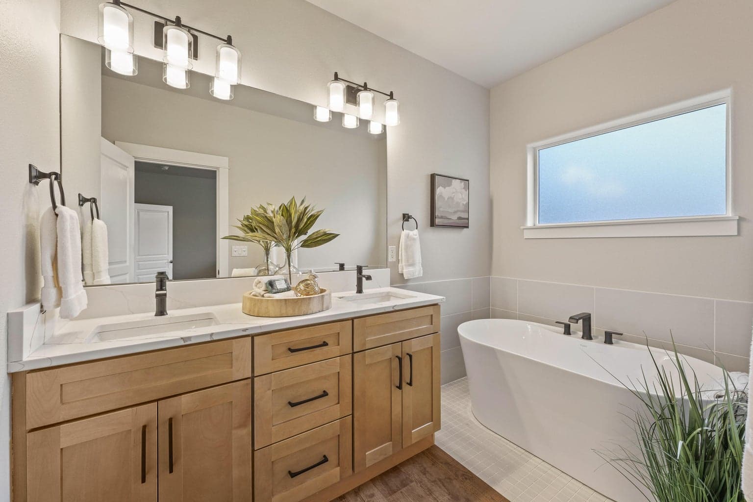 Photo of 1553 NW Lewis Street 25 of 45
