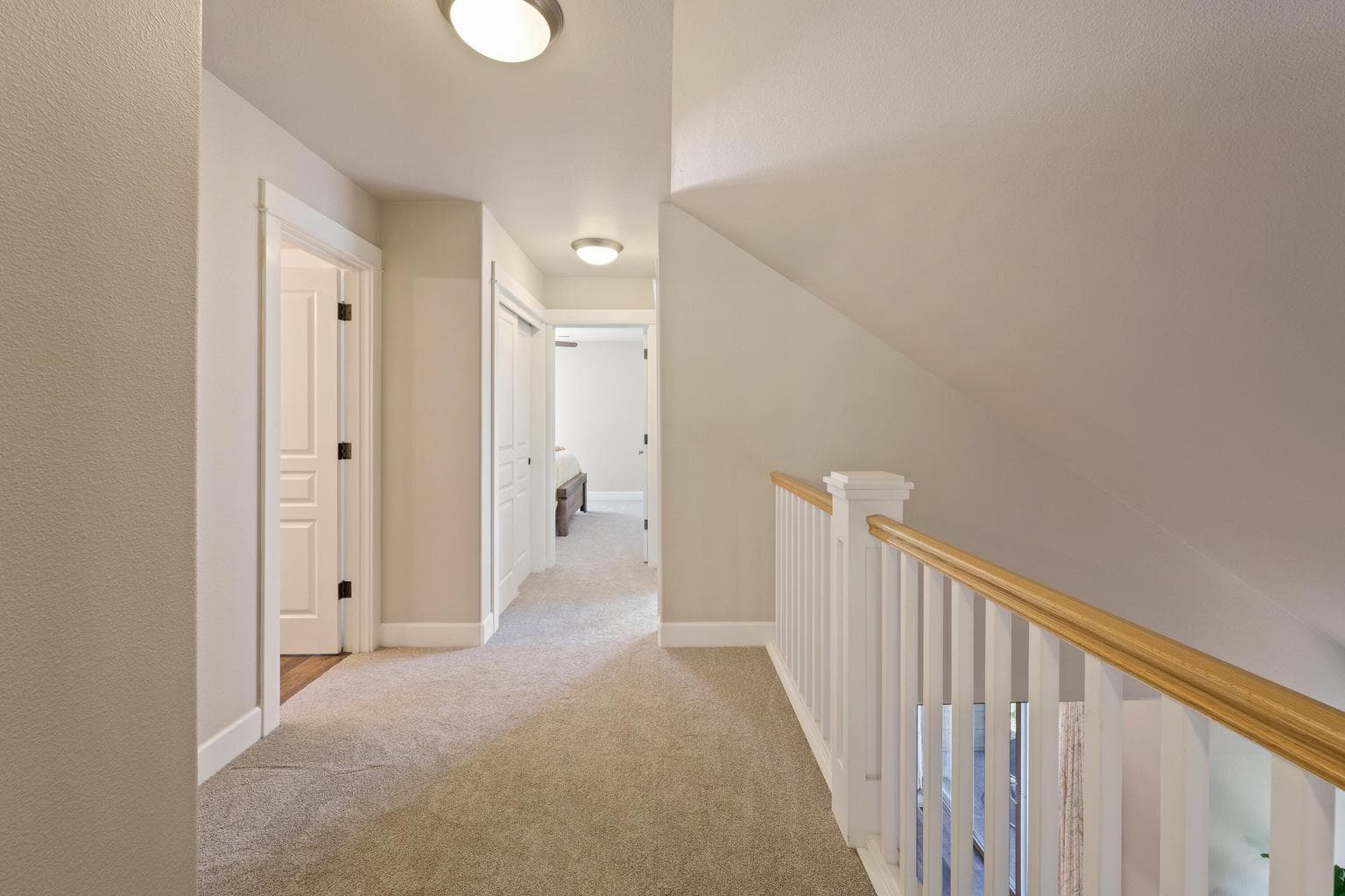Photo of 1553 NW Lewis Street 28 of 45