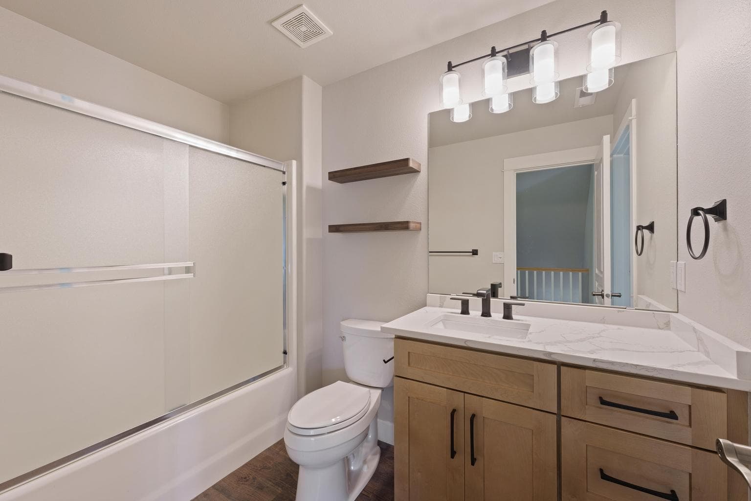 Photo of 1553 NW Lewis Street 29 of 45