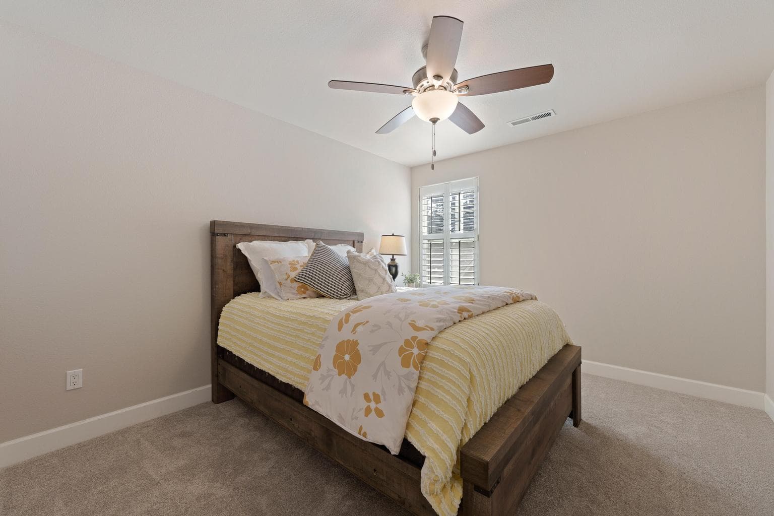 Photo of 1553 NW Lewis Street 31 of 45