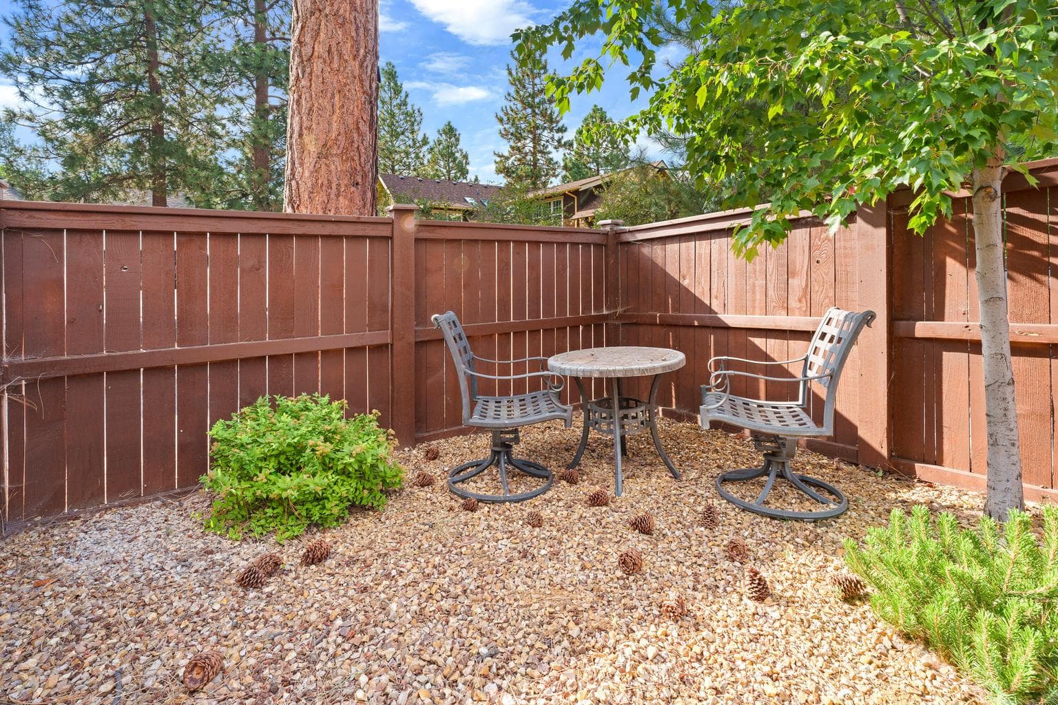 Photo of 1553 NW Lewis Street 38 of 45