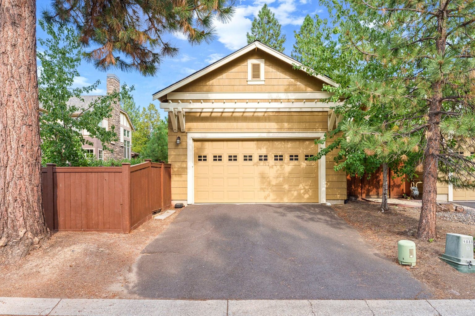 Photo of 1553 NW Lewis Street 41 of 45
