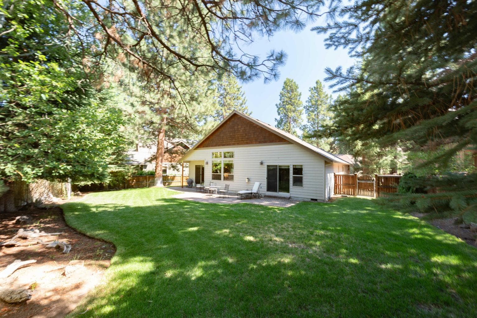 One of the largest lots in Mountain Pines.