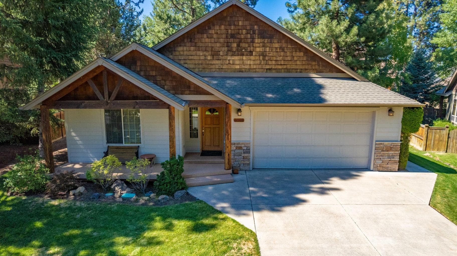 Welcome to 60933 Crested Butte in beautiful Mountain Pines.