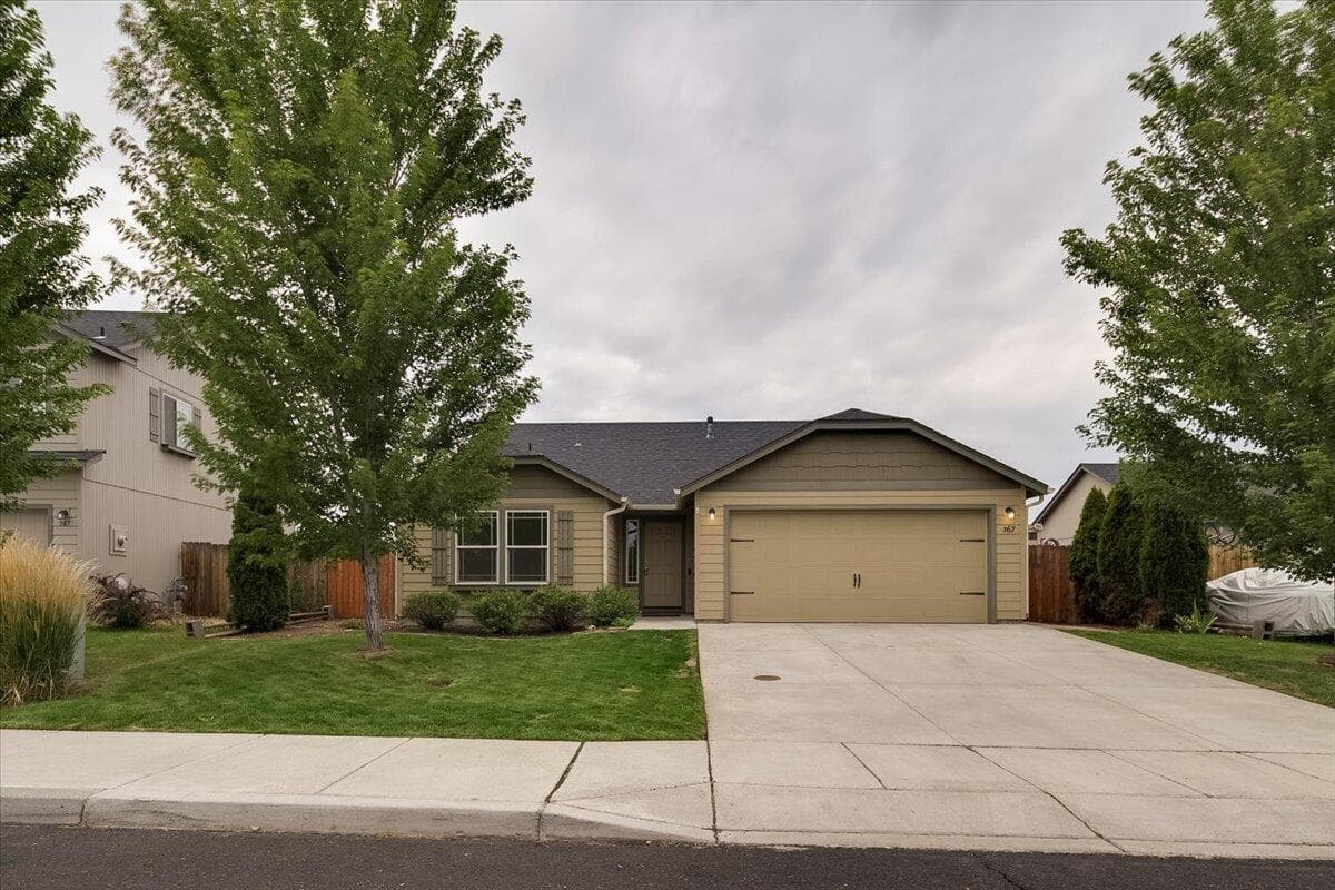 Photo of 367 32nd 1 of 23