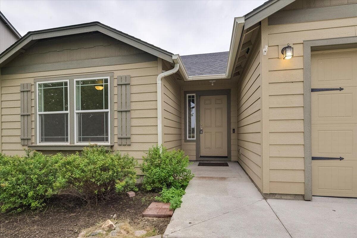 Photo of 367 32nd 2 of 23