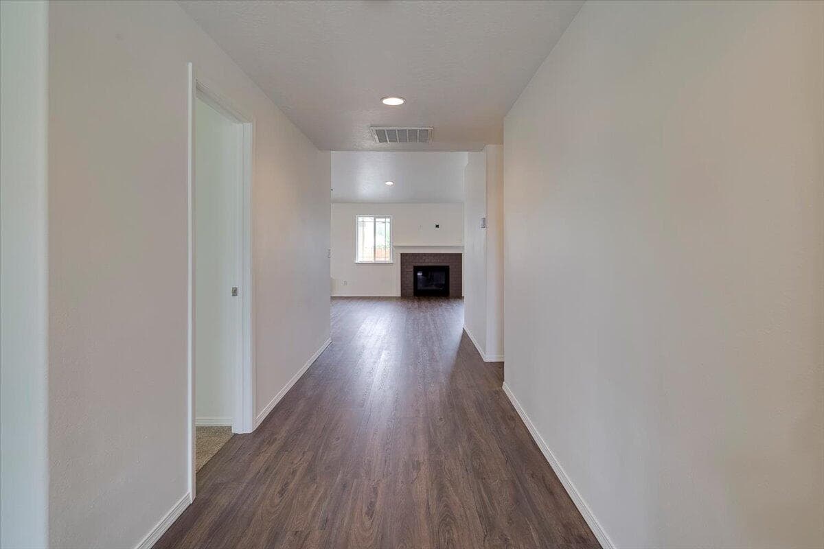 Photo of 367 32nd 3 of 23