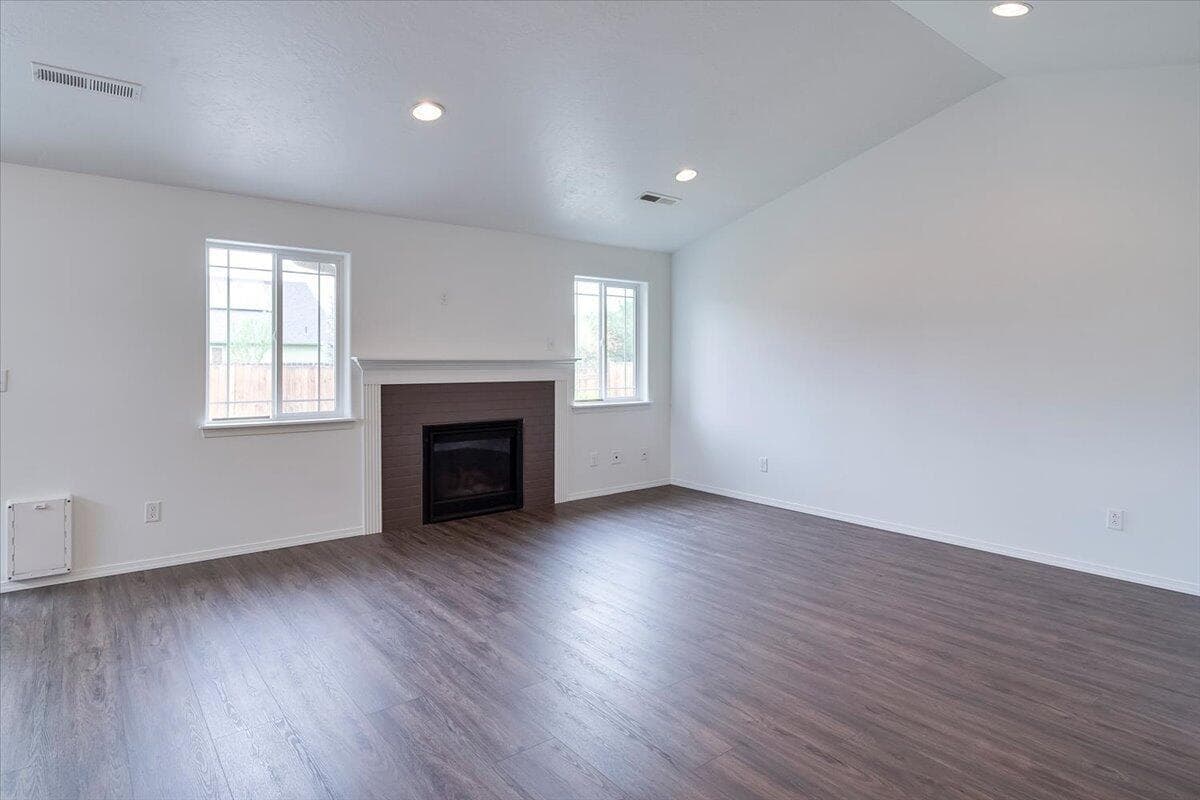 Photo of 367 32nd 4 of 23