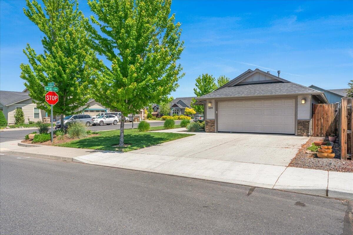 Photo of 1370 NW 21st Street 25 of 25