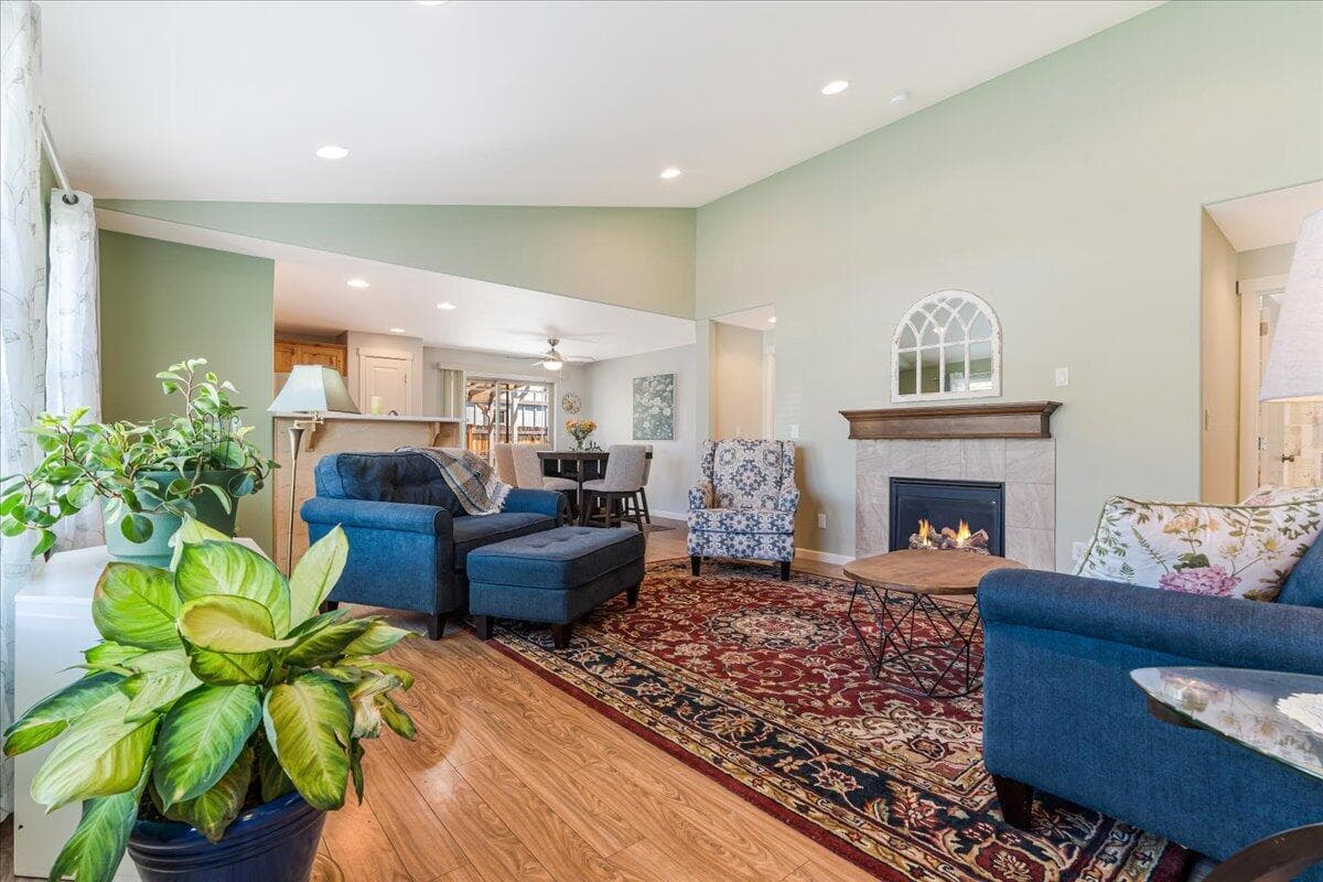 Photo of 1370 21st 3 of 25