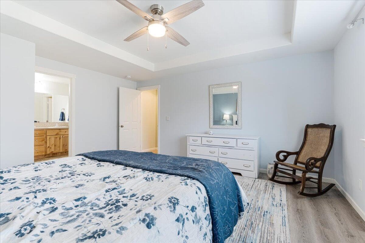 Photo of 1370 NW 21st Street 10 of 25