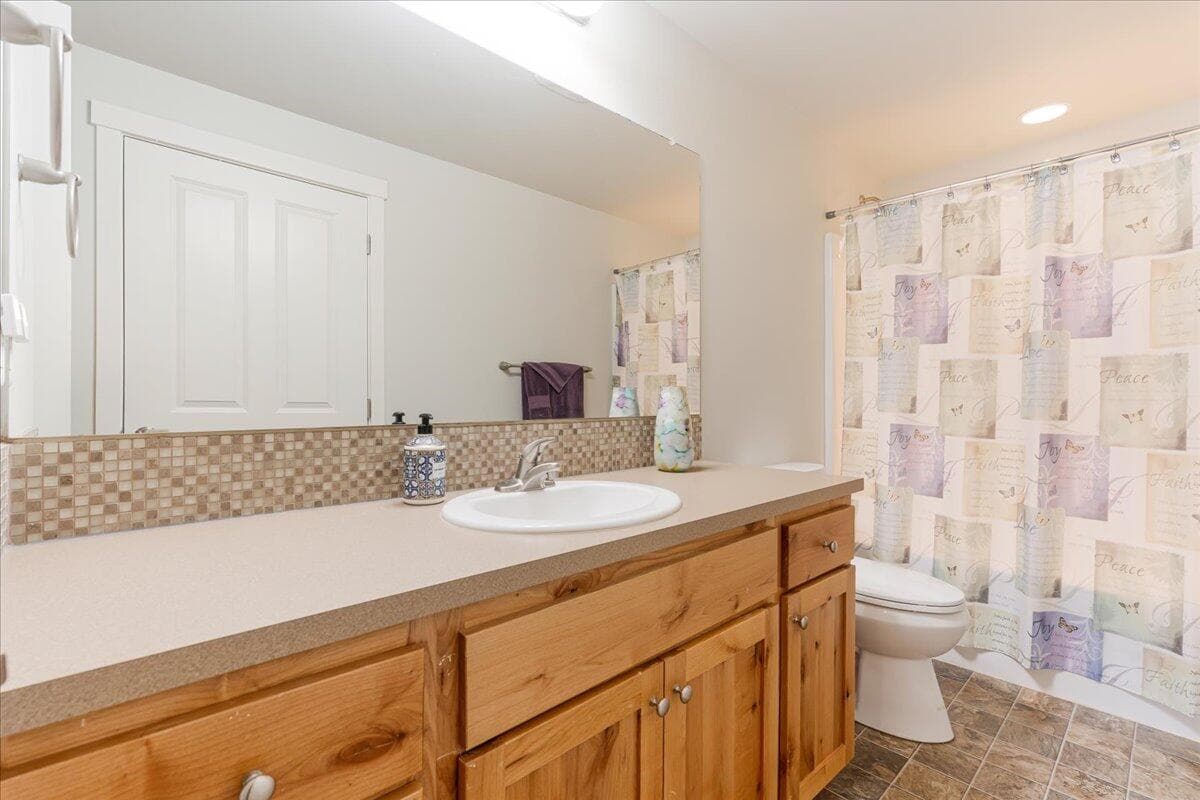Photo of 1370 NW 21st Street 16 of 25