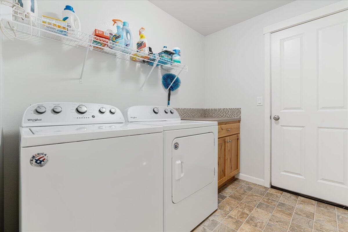 Photo of 1370 NW 21st Street 18 of 25
