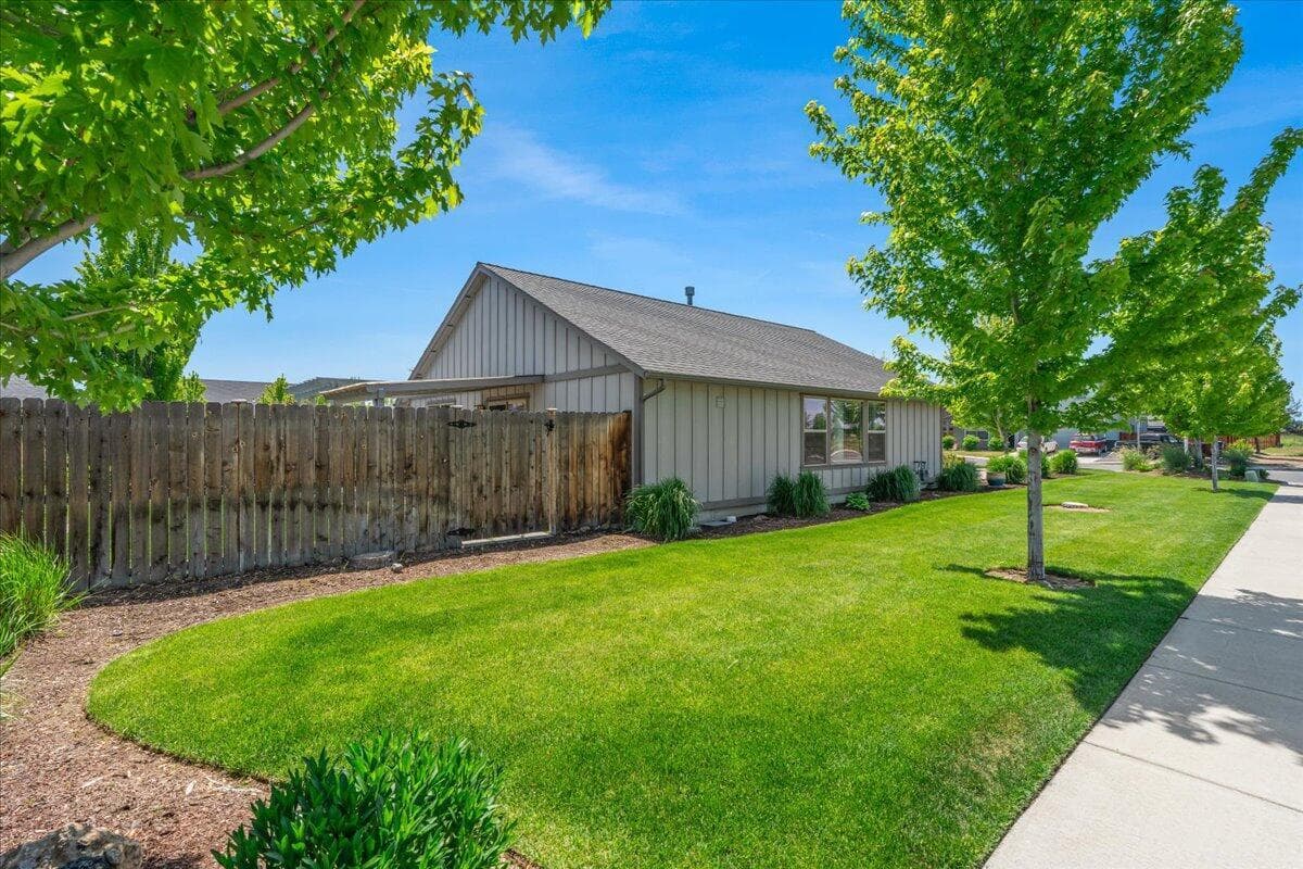 Photo of 1370 NW 21st Street 20 of 25