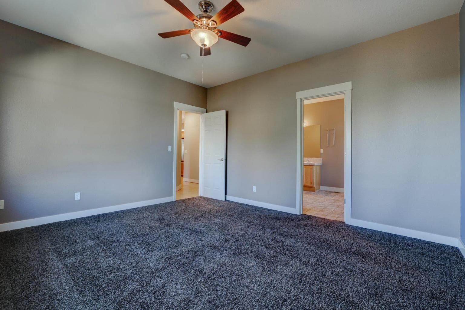 Photo of 61257 Bronze Meadow Lane 7 of 47