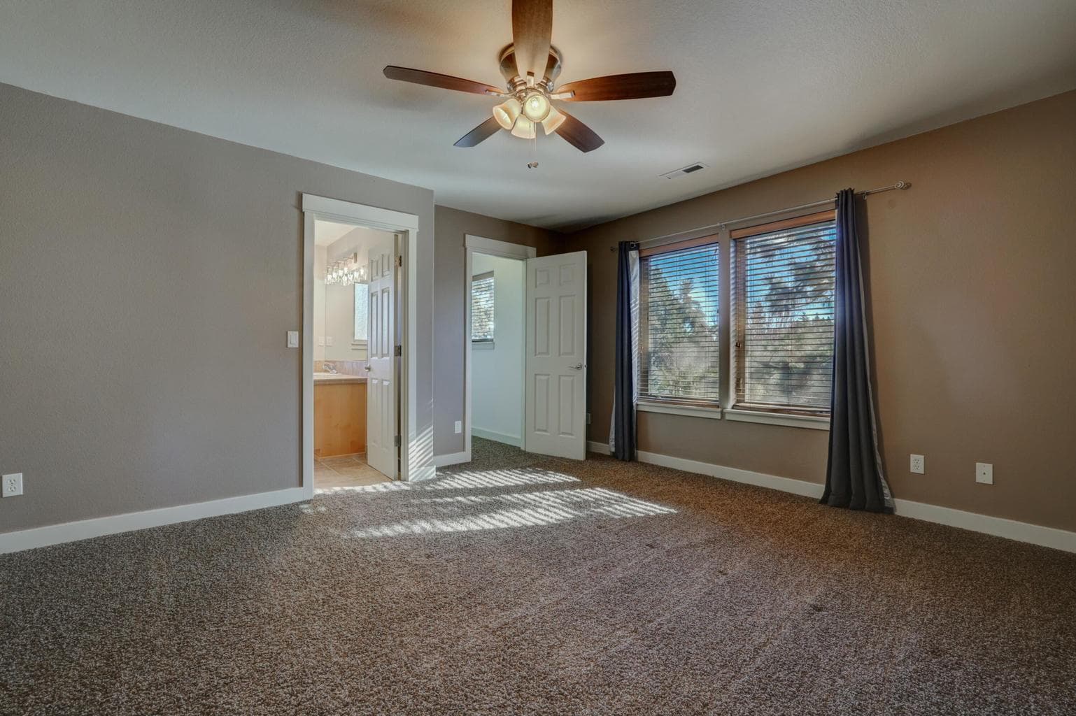 Photo of 61257 Bronze Meadow Lane 9 of 47