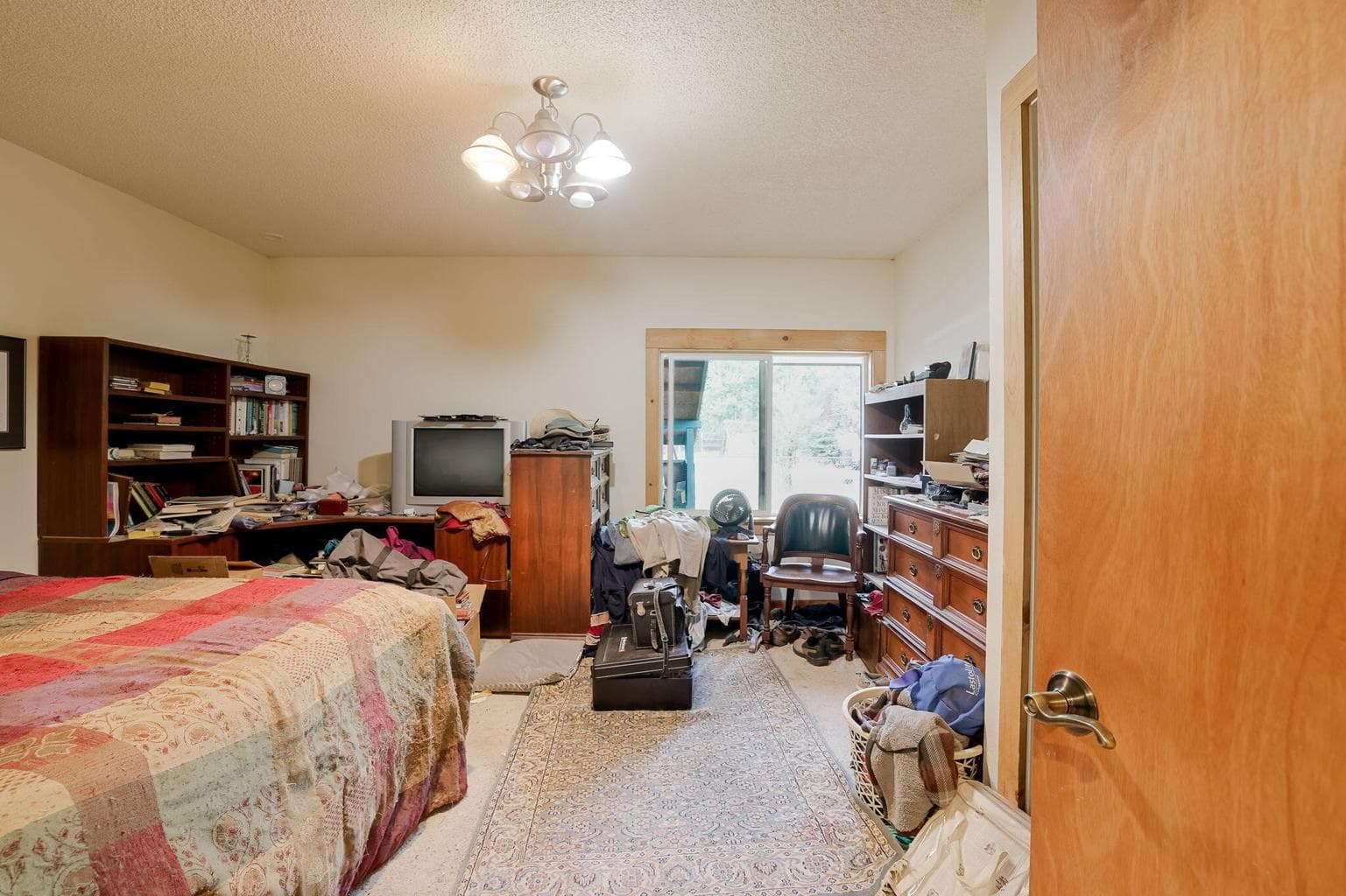 Photo of 16076 Elkhorn Lane 15 of 39