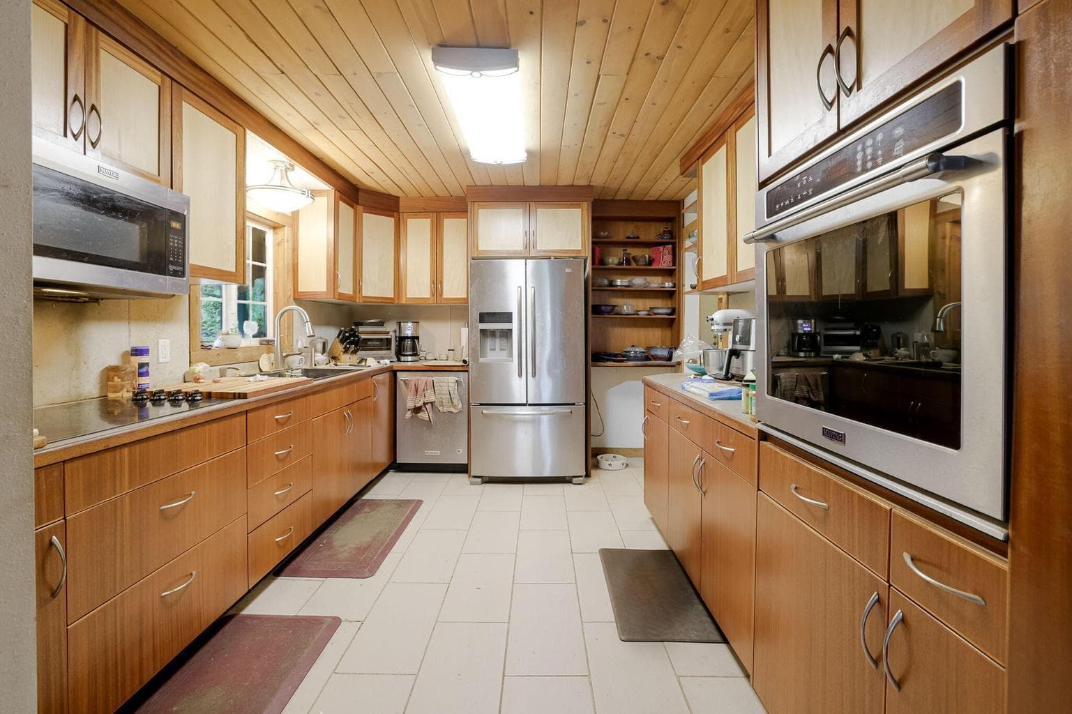 Photo of 16076 Elkhorn Lane 12 of 39