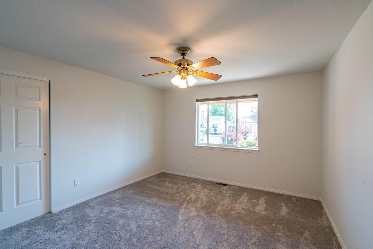Photo of 2121 NW 20th Court 25 of 40