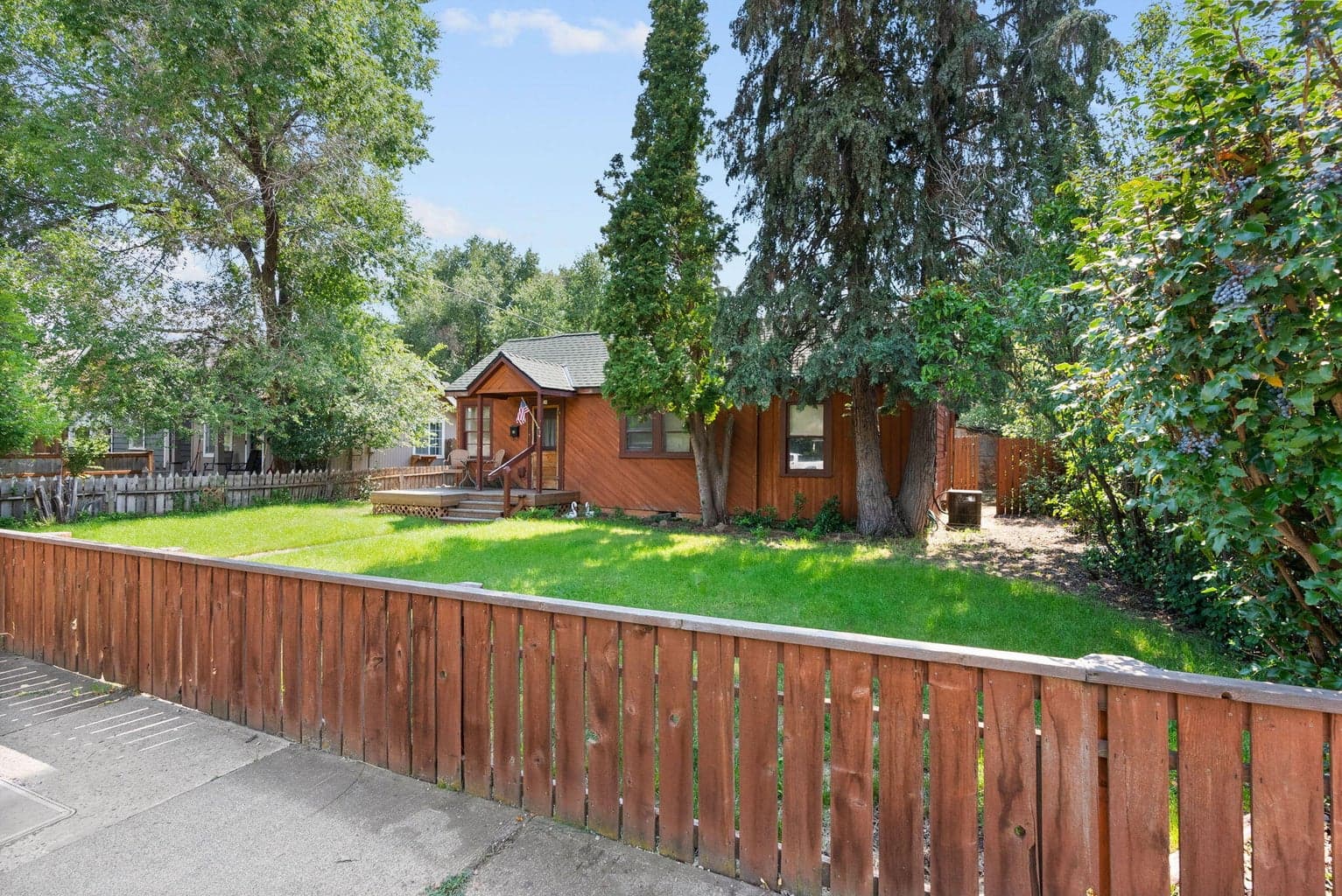 Photo of 539 NW Ogden Avenue 11 of 21