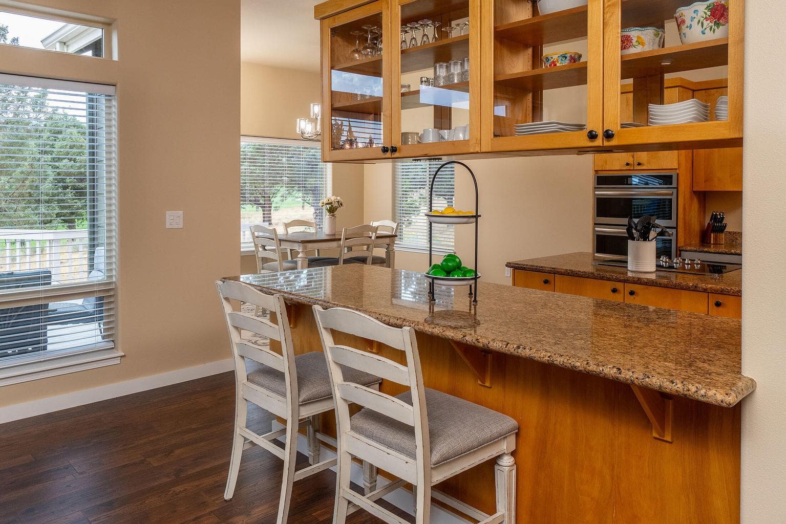 Eating Bar/Granite Counters