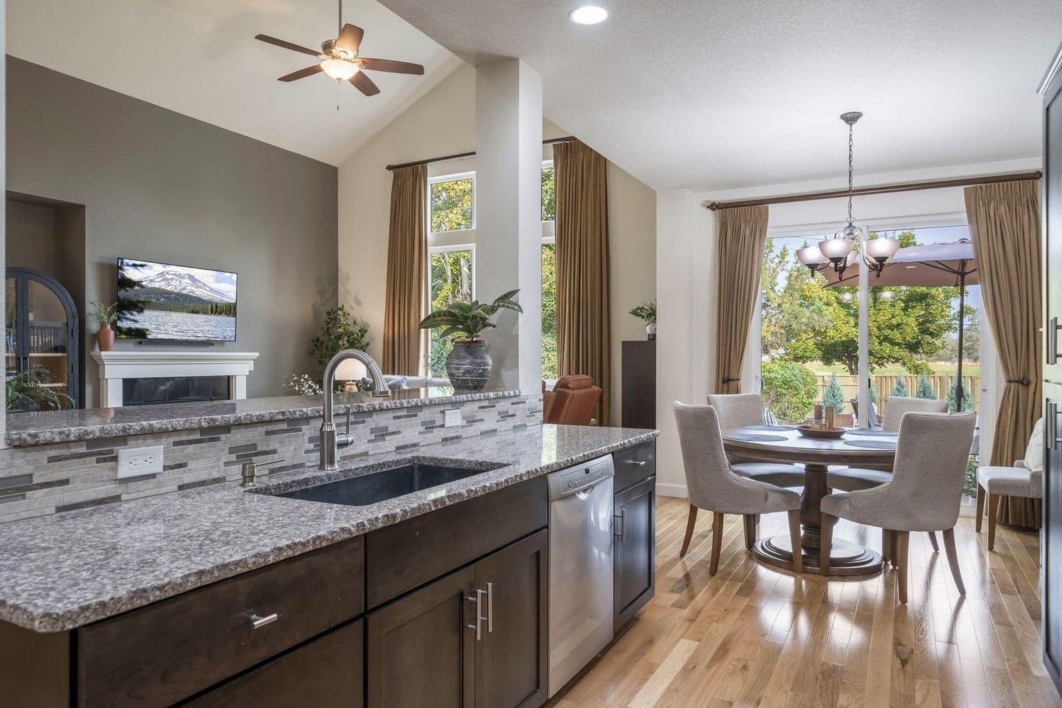 Photo of 2951 SW 50th Court 10 of 63