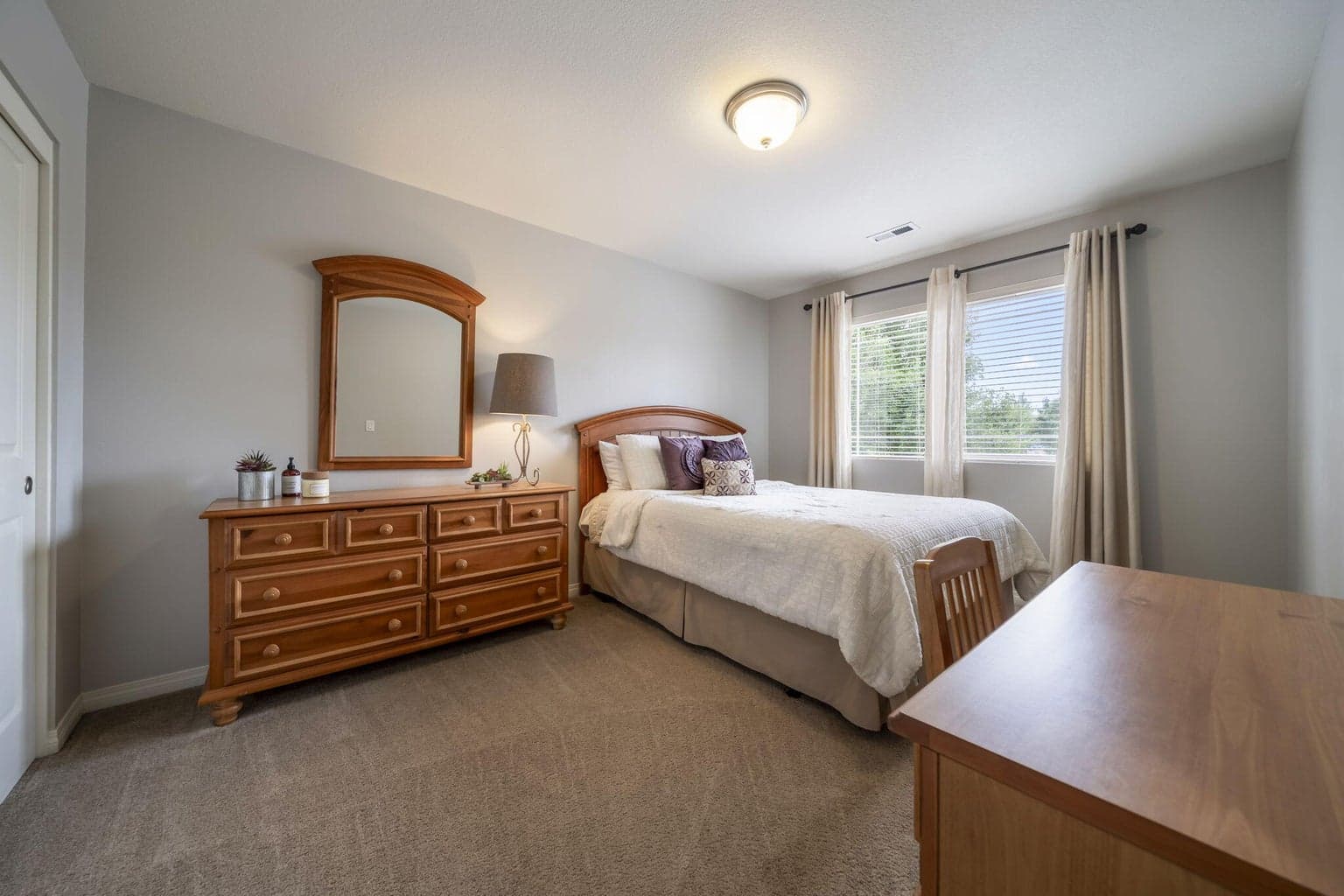 This is the second guest bedroom.