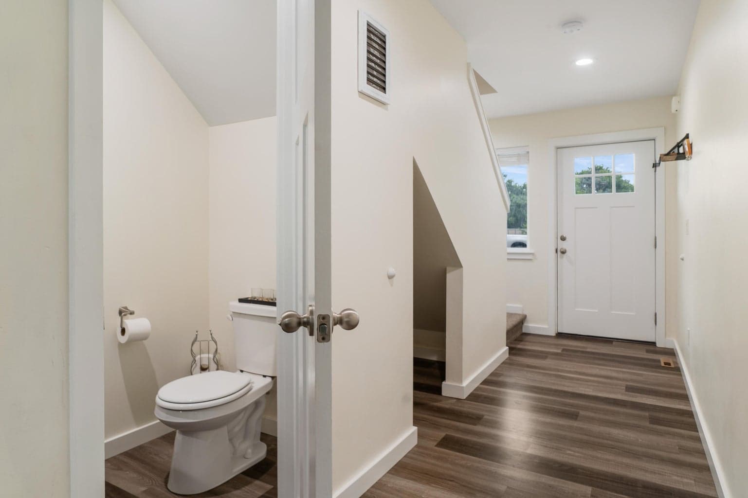 Photo of 847 6th 5 of 41