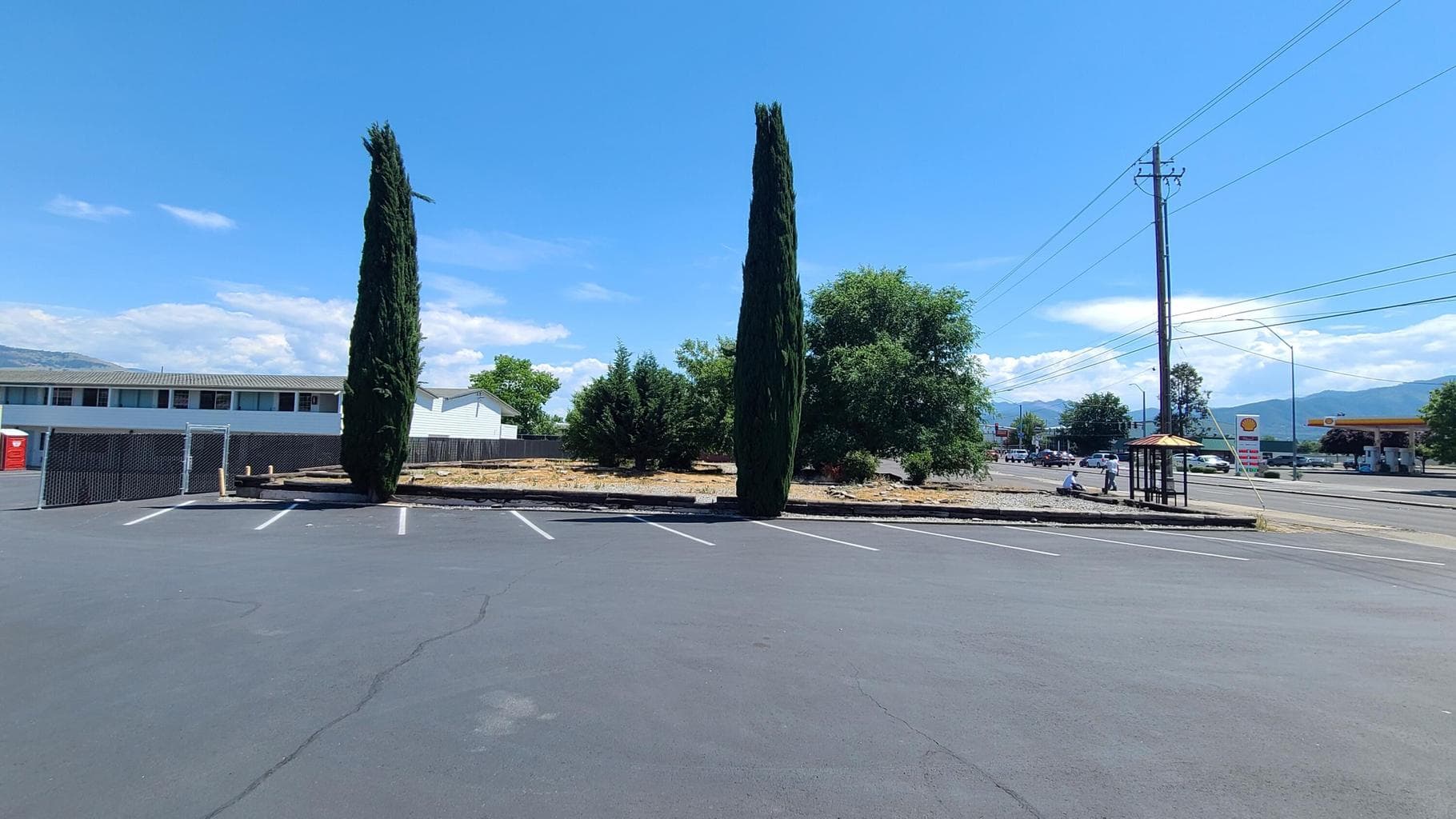 1015 Riverside