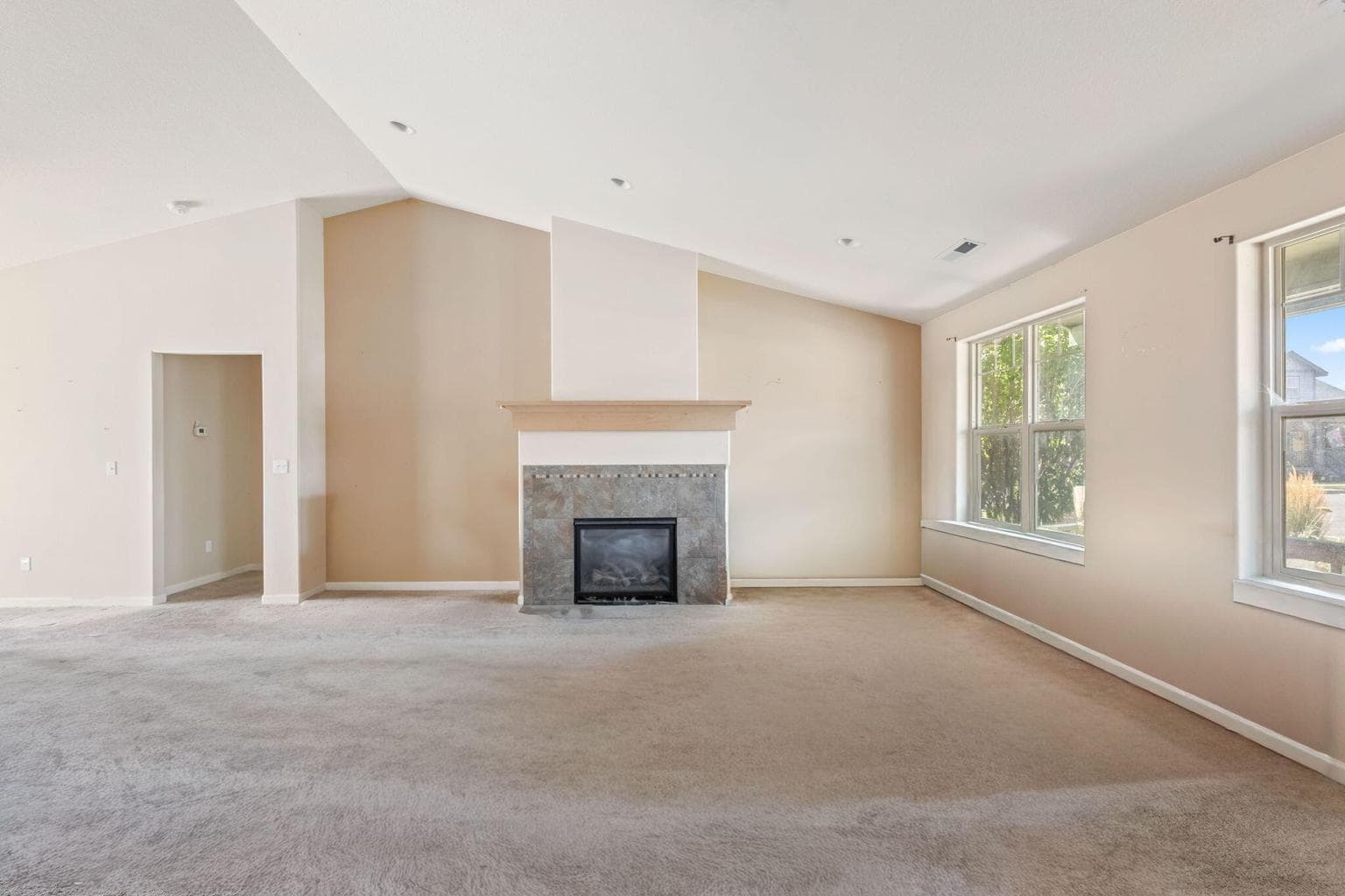 Photo of 468 Sumner 5 of 27