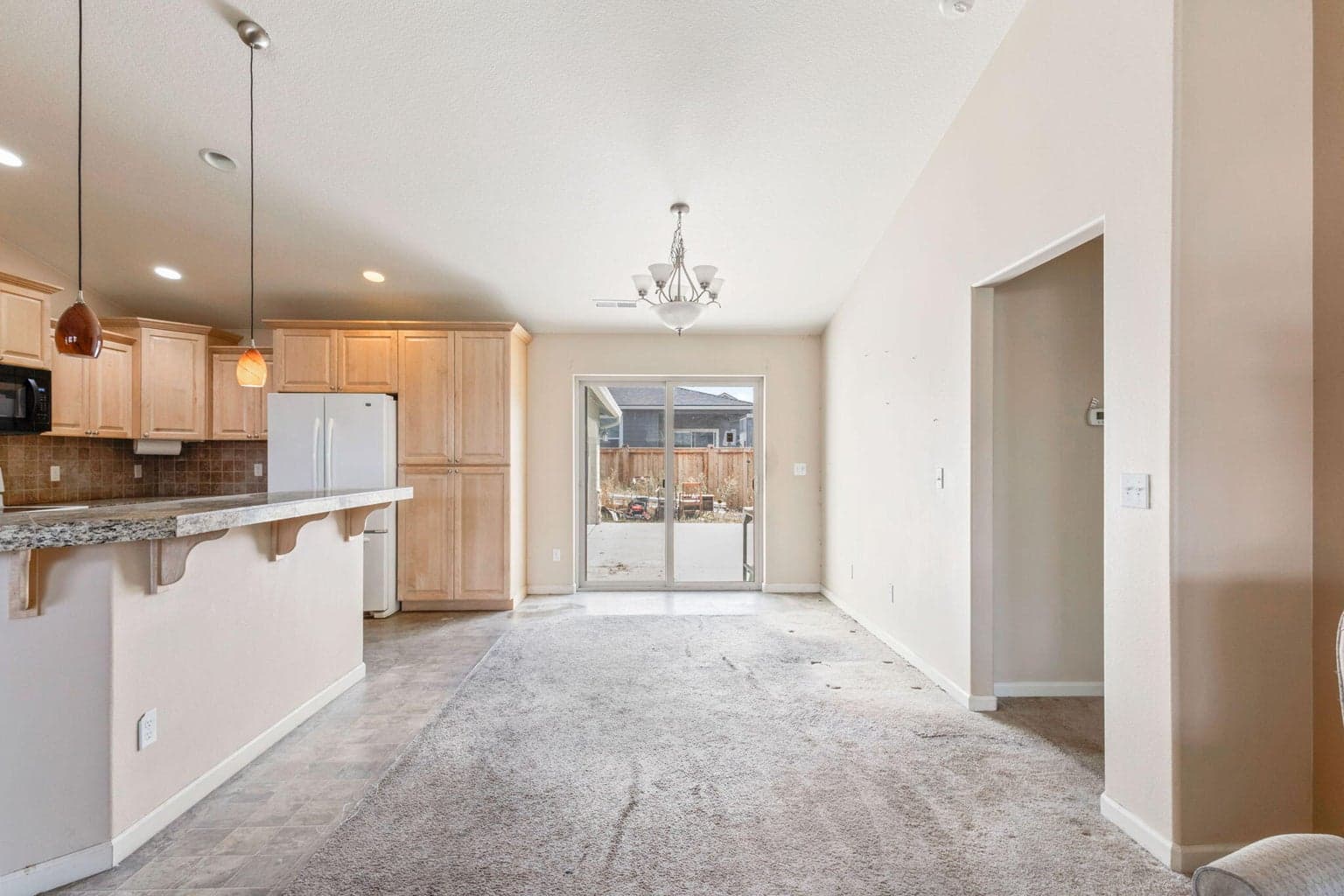 Photo of 468 SE Sumner Drive 8 of 27
