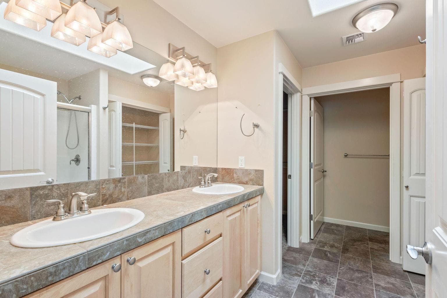 Photo of 468 SE Sumner Drive 15 of 27
