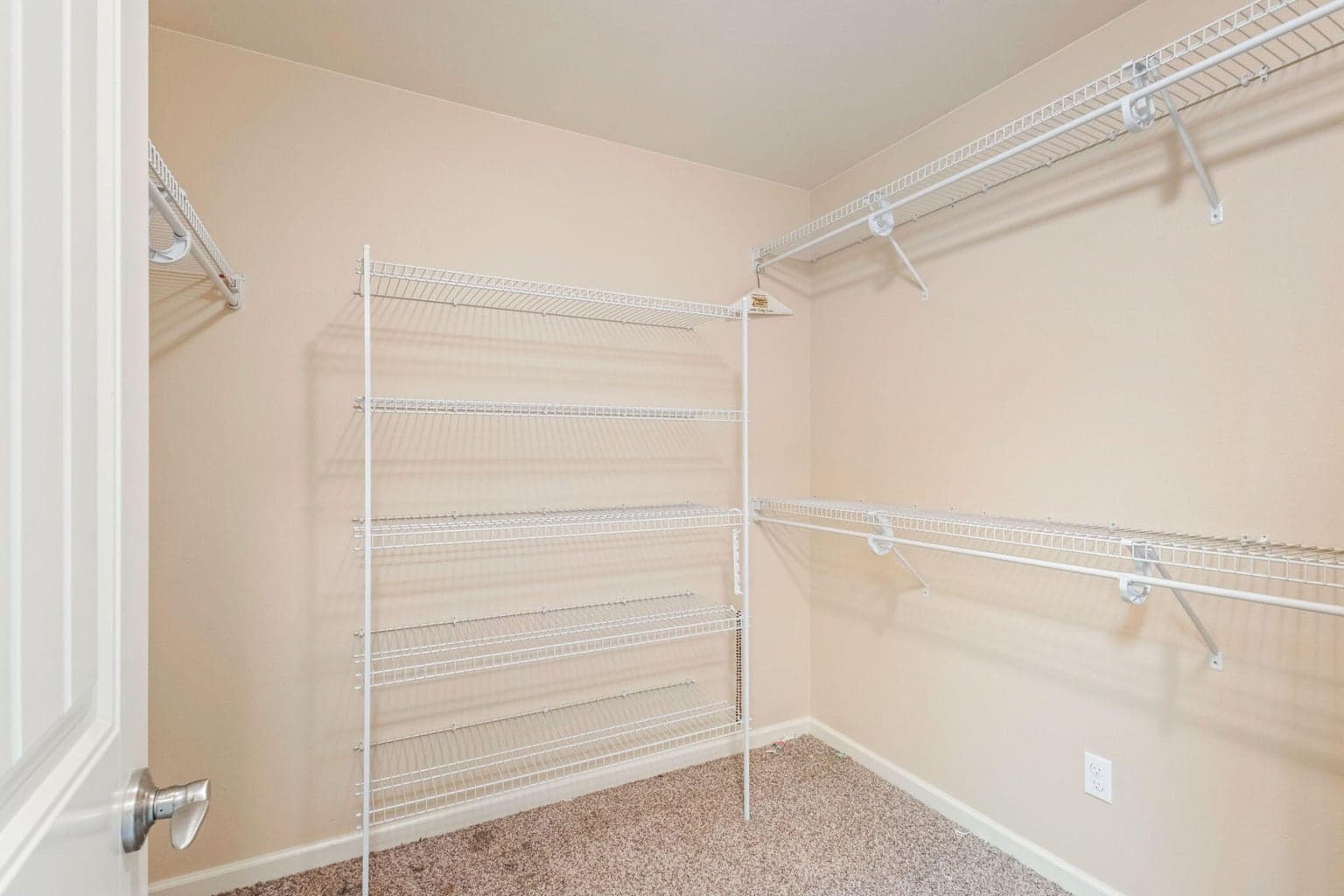 Photo of 468 SE Sumner Drive 16 of 27