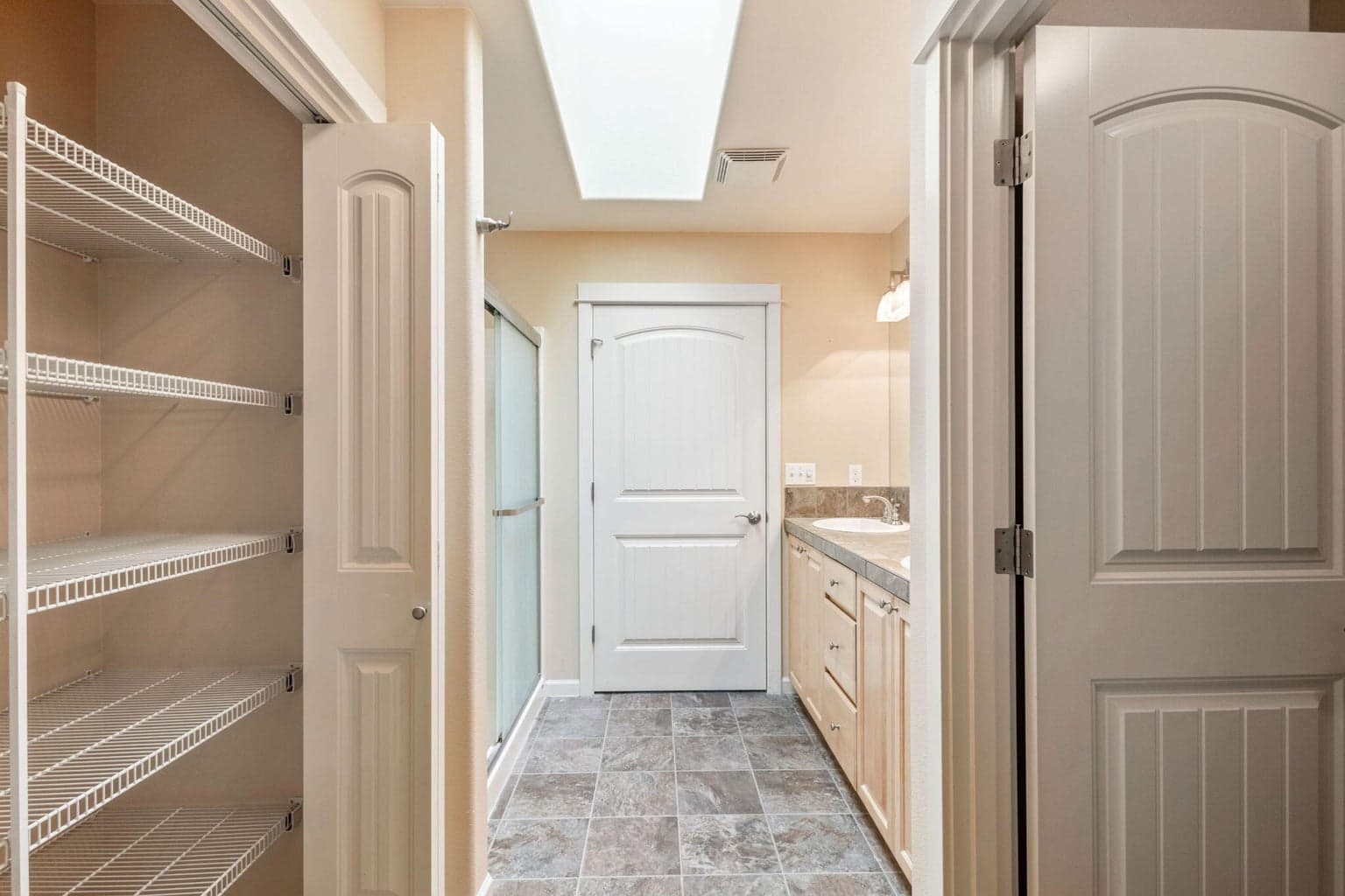 Photo of 468 SE Sumner Drive 17 of 27