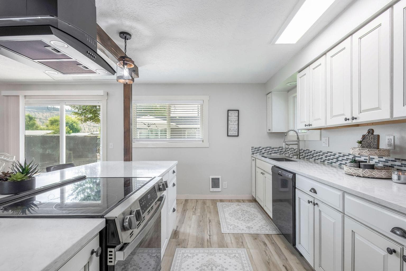 Photo of 795 SE Fairview Street 11 of 40
