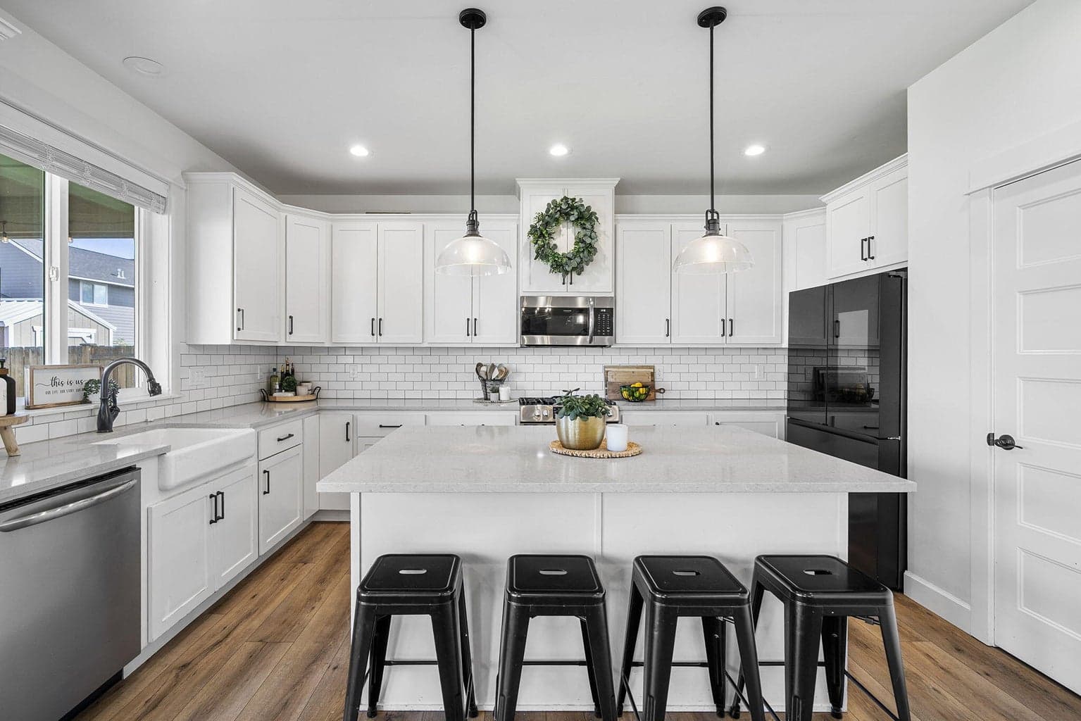 Photo of 2647 NW Greenwood Avenue 11 of 40