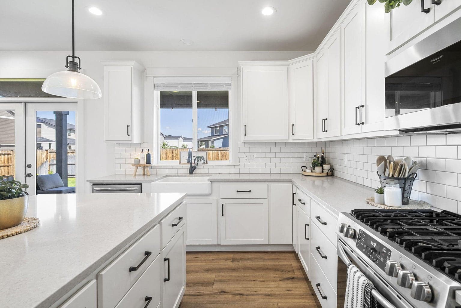 Photo of 2647 NW Greenwood Avenue 12 of 40
