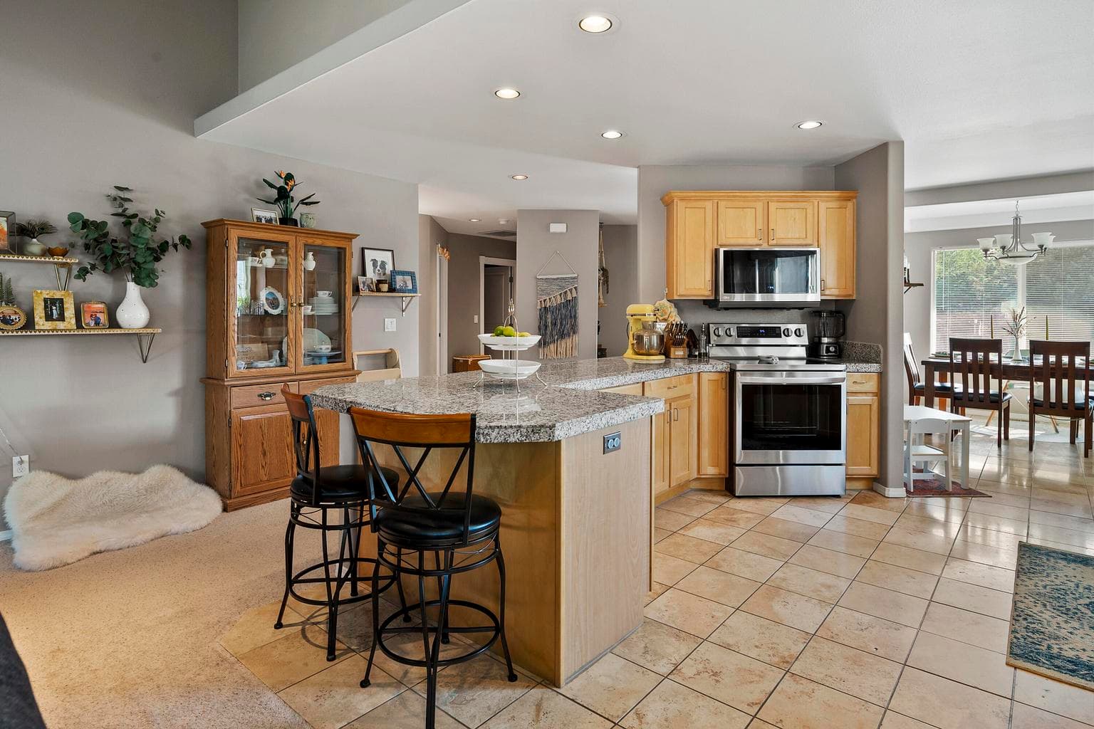 Photo of 2679 SW Salmon Avenue 11 of 38