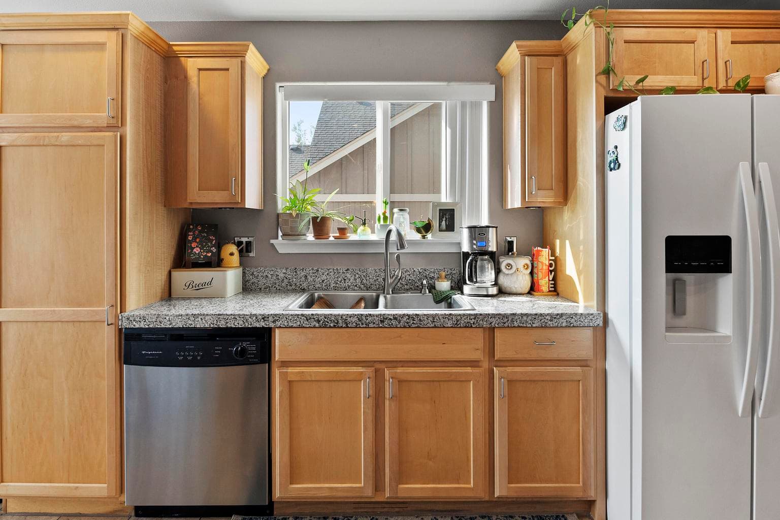 Photo of 2679 SW Salmon Avenue 13 of 38