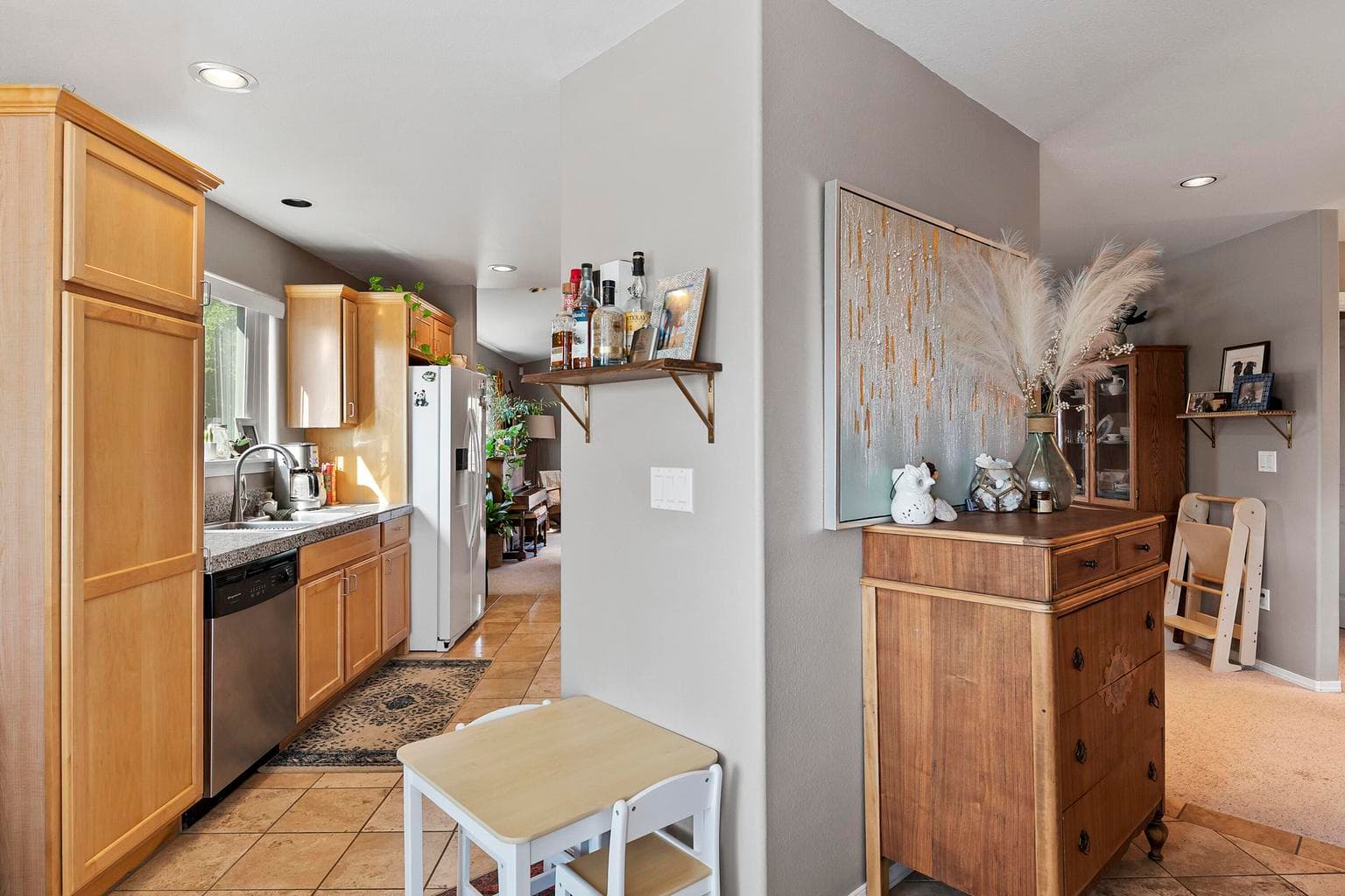 Photo of 2679 SW Salmon Avenue 17 of 38