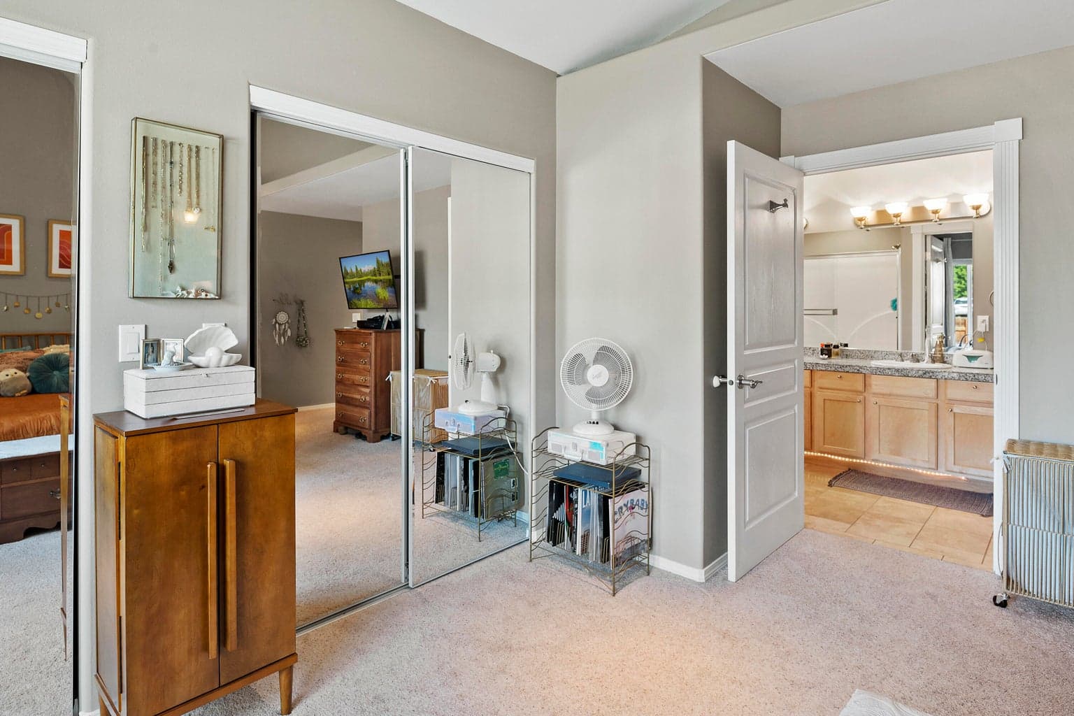 Photo of 2679 SW Salmon Avenue 25 of 38